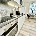 1bdr Dazzling Only 8 Min To Wenceslas Square