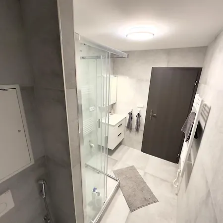 1bdr Dazzling Only 8 Min To Wenceslas Square